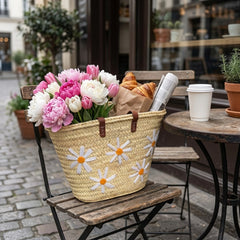 Elegant Daisy Straw Tote Bag - Perfect Summer Beach Companion