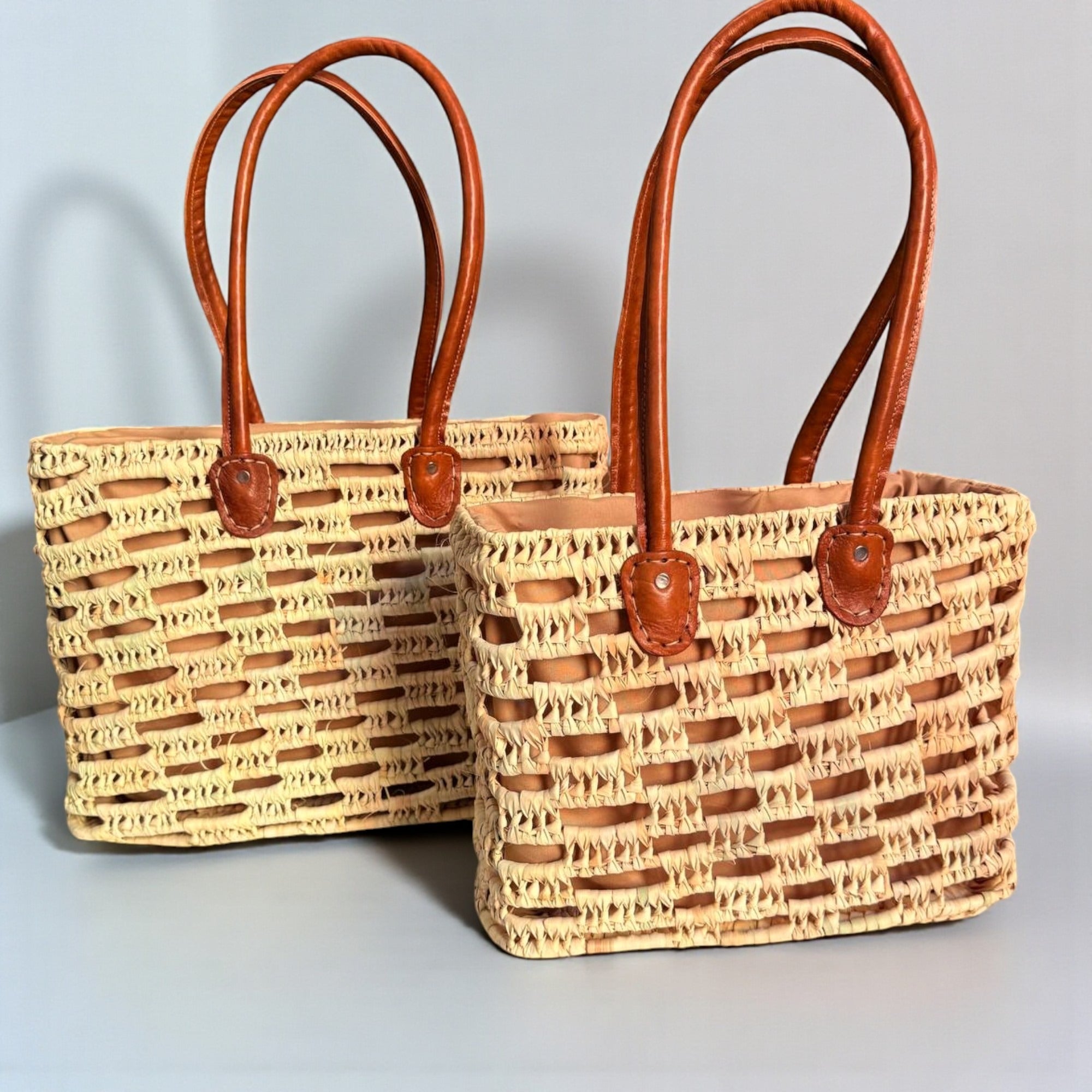 Staw Market Basket Tote – Woven Palm Leaves, Leather Handles